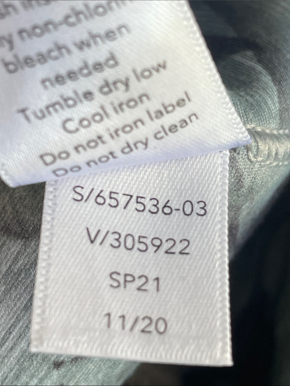 Athleta SALUTATIONS STASH POCKET
lI PRINT 7/8 - Picture 7 of 7